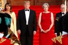 Fanfáry a červený koberec. Trumpa před večeří s britskou premiérkou čekalo okázalé uvítání