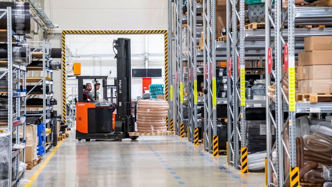 Moderní centrální sklad v Brně splňuje všechny potřeby zákazníků GUMEXU.