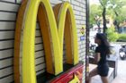 Zakázaná láska. McDonald's odvolal ředitele kvůli navázání "osobního vztahu ve firmě"