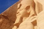 Egyptský cestovní ruch na kolenou, má třetinový zisk