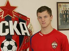 Po Necidovi, který odešel do CSKA Moskva, zdědil střelecký dres s číslem 24.
