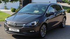 Opel Astra 2015 - čelní