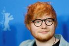 Edu Sheeranovi vyfoukla song k bondovce Billie Eilish. A Amy Winehouseové závislost