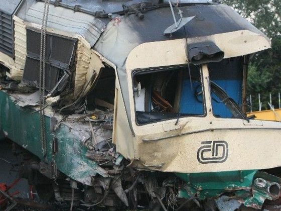 Oběti z lokomotiv Úklid po neštěstí ve Studénce