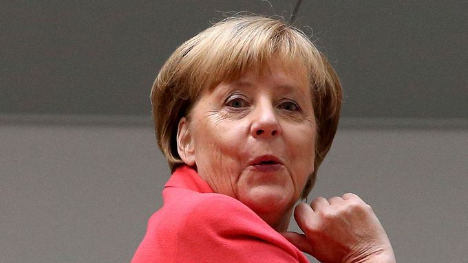 Merkelové nyní přichází vhod, že se další zemské volby uskuteční až na jaře příštího roku.