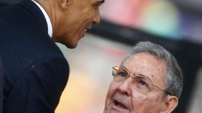 Barack Obama a Raúl Castro.