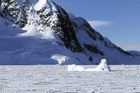 Tým českých vědců našel v Antarktidě dvě sopky. Pojmenoval je Zuzana a Dana