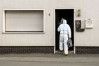 Policie našla v domě v Bavorsku osm mrtvých dětí. Pátrá po ženě, zřejmě jejich matce