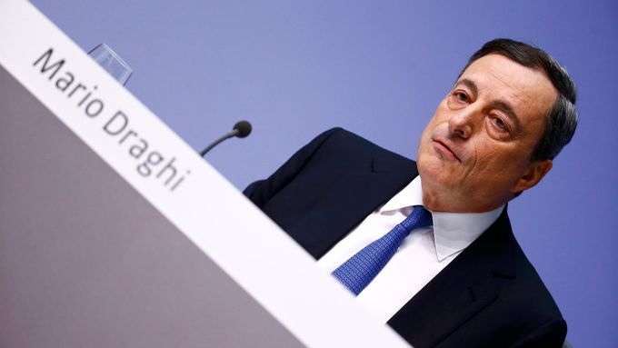 Śéf ECB Mario Draghi potvrdil tištění nových peněz.