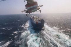 Krize v Rudém moři prodražuje námořní dopravu a může zvýšit inflaci, varují analytici