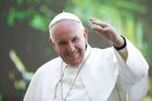 Církev by měla požádat homosexuály o odpuštění, řekl papež František