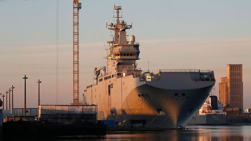 Vladivostok, jedna ze dvou moderních výsadkových lodí třídy Mistral, které měla Francie dodat Rusku. Zakázku za 1,2 miliardy eur pozastavila.