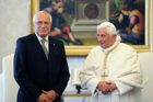 Papež přiletí do Česka koncem září, potvrdil Vatikán