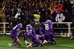 Přemožitel Plzně Fiorentina první semifinále Konferenční ligy vyhrála