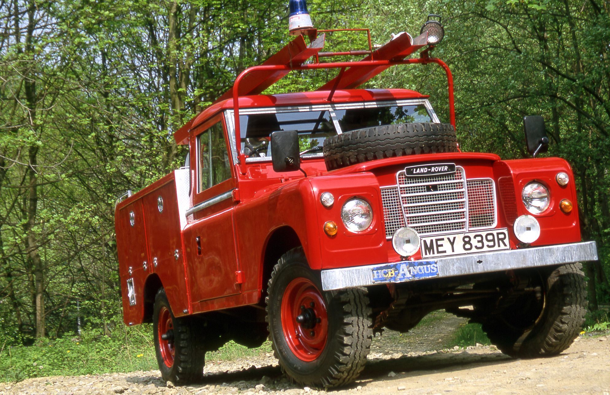 Land Rover Defender - 23 lr_heritage_series_iii_109in_fire_1976