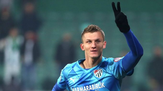 Tomáš Necid z Bursasporu slaví gól