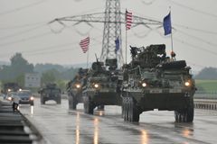Jsme schopni přijít si v NATO na pomoc, prohlásil Stropnický při vítání amerického konvoje