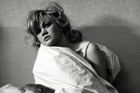 Jako naivní blondýna Andula, kterou ve filmu Lásky jedné plavovlásky z roku 1965 svede klavírista, zůstane v paměti většiny diváků zapsaná herečka Hana Brejchová.