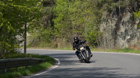 Harley-Davidson Fat Bob: Sexy žehlička českých silnic