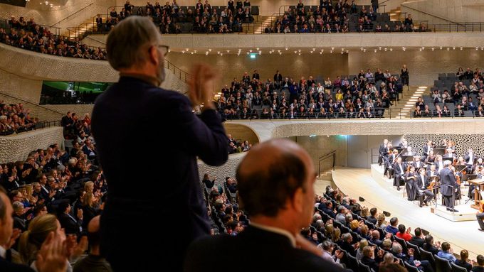 Reportáž: Česká filharmonie v Hamburku. Příležitost slyšet vše, co skladatel napsal