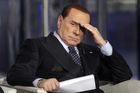 Berlusconiho stoupenci protestují, žádají milost