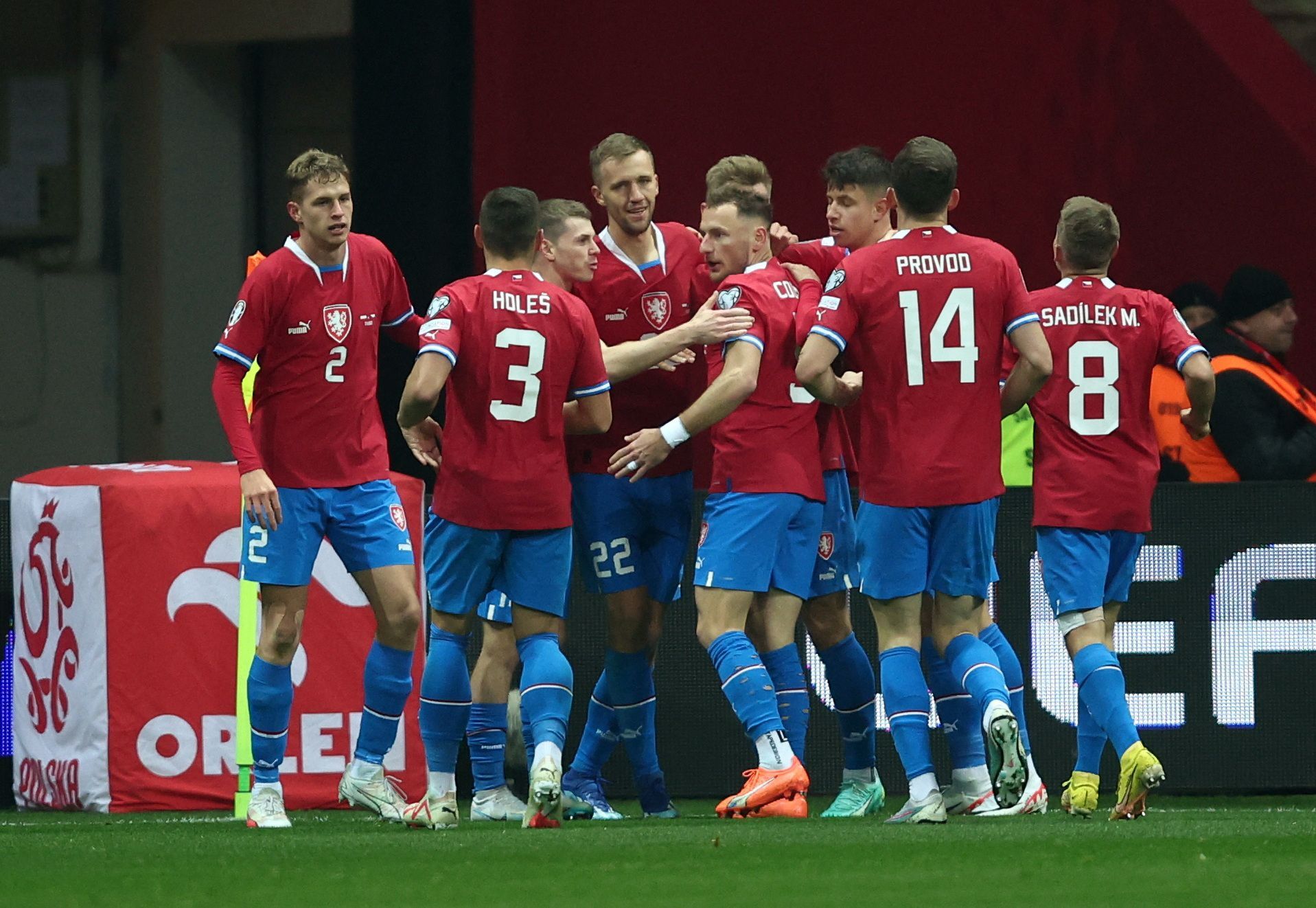 Češi slaví gól na 1:1 v zápase kvalifikace ME 2024 Polsko - Česko