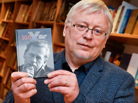 Pavel Kosatík (58) Pavel Kosatík, spisovatel