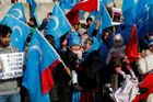 Ani po smrti nenašli klid. Čína likviduje ujgurské hřbitovy i poutní místa a mešity