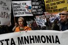 Řecko ochromila stávka. Desetitisíce lidí vyšly do ulic, střetly se s policií