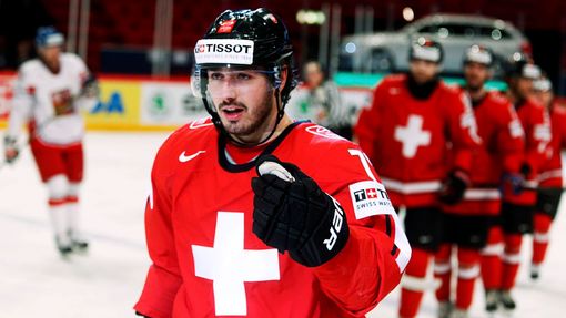 Hokej, MS 2013, Česko - Švýcarsko: Denis Hollenstein slaví gól na 0:1