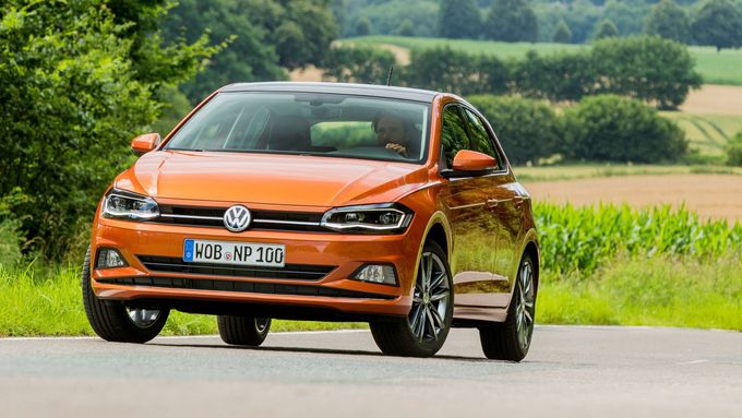 Volkswagen Polo s litrovým motorem si v průměru řekne o 4,7 litru benzinu na 100 km.