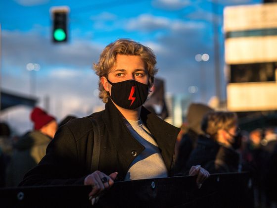 Zjistěte víc o polském potratovém zákoně Strajk kobiet, Polsko, demonstrace, potratový zákon, policie, stávka žen, MDŽ, 8. 3. 2021