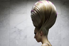 Velmi alternativní účesy na vlasové show v Moskvě