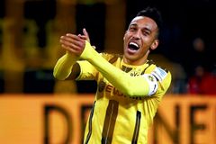 Dortmund doma Bayernu uštědřil první porážku v sezoně, v čele ligy zůstává Lipsko