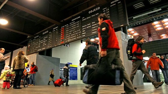 Passengers could spend far less if Czech Railways sold the cheapest ticket automatically