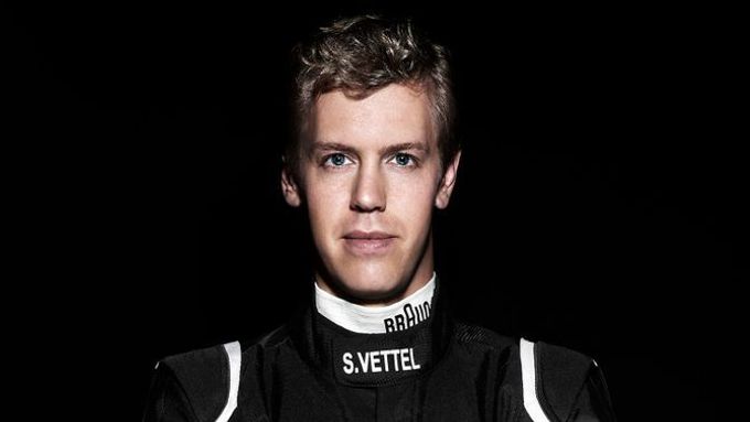 Z Sebastiana Vettela neudělaly ani čtyři tituly mistra namyšlenou primadonu.