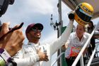 F1, VC Kanady 2017: Lewis Hamilton s helmou Ayrtona Senny