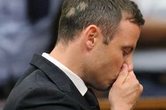 Pistorius dostal za zabití přítelkyně pět let vězení