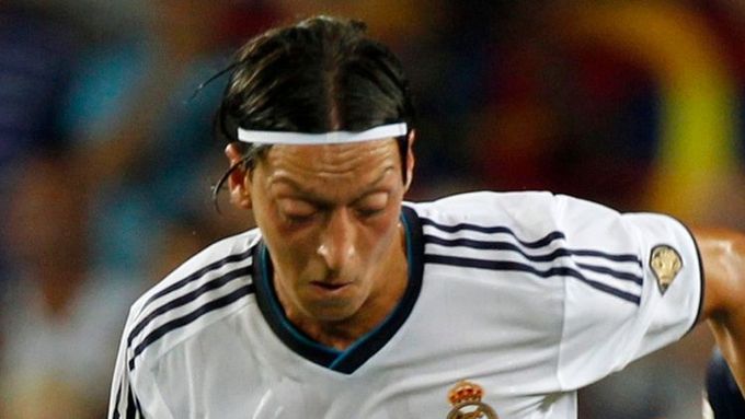 Záložník Realu Madrid Mesut Özil nedokázal z malého vápna trefit úplně prázdnou bránu.
