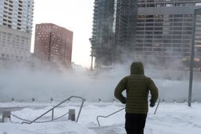 Foto: Větší mráz než na severním pólu. V Chicagu jsou zavřené obchody i restaurace