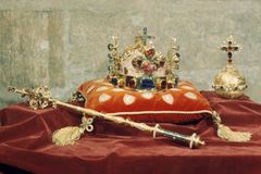 Hrad pro velký zájem vystaví korunovační klenoty zdarma ve Vladislavském sále