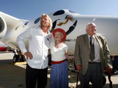 Richard Branson se svou matkou Evou a otcem Tedem