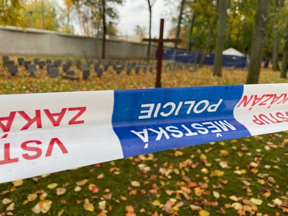 V místech, kde se nachází hromadné hroby hluboké čtyři až pět metrů, se nyní kope.