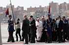 Všichni duchovní musejí odmítnout násilí a extremismus, vyzval papež František v Egyptě