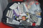 Češi jsou rekordmani ve vyhazování léků, v odpadu jich končí tisíce tun za miliardy