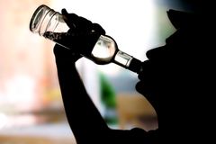 Český vědec v USA vynalezl novou metodu, díky které lze alkohol měřit z potu