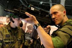 Vondra: Američané za českou pušku nabízejí dvě M16