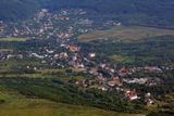Horní Jiřetín, německy Obergeorgenthal, je město v severozápadních Čechách na úpatí Krušných hor, 8 km severně od Mostu, 2 km západně od Litvínova, 40 km západně od Ústí nad Labem a 90 km severozápadně od Prahy.