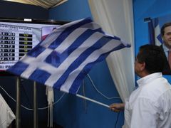 Řecká ekonomika loni klesla o sedm procent, letos o šest a půl, příštím rokem to mají být čtyři a půl procenta.