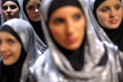 Muslimky nemohly nosit šátek, z pražské školy odešly